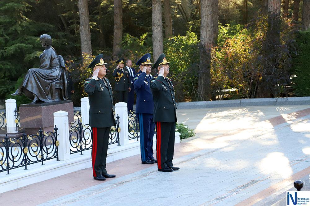 MN-in rəhbər heyəti Şəhidlərin xatirəsini yad edib