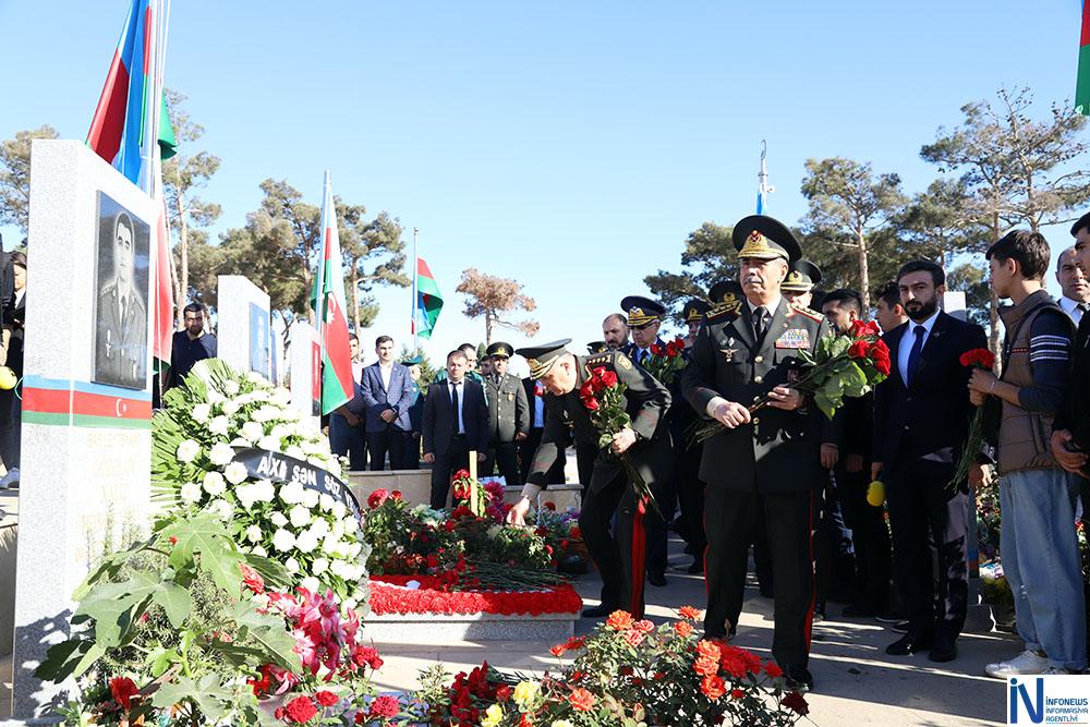 MN-in rəhbər heyəti Şəhidlərin xatirəsini yad edib